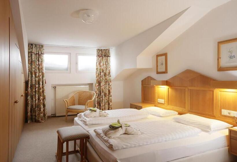 סוויטה דלוקס, Kreuzberg Monte Croce