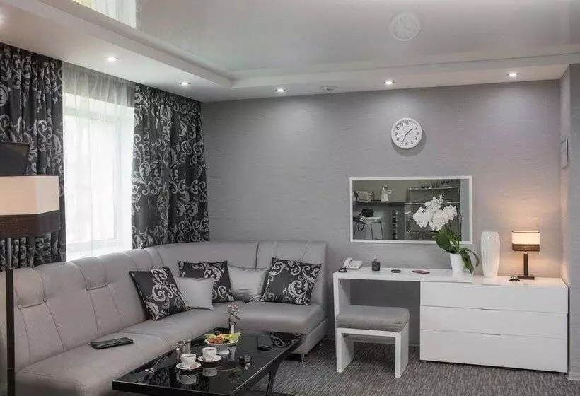 Estudio Estándar, Primorye