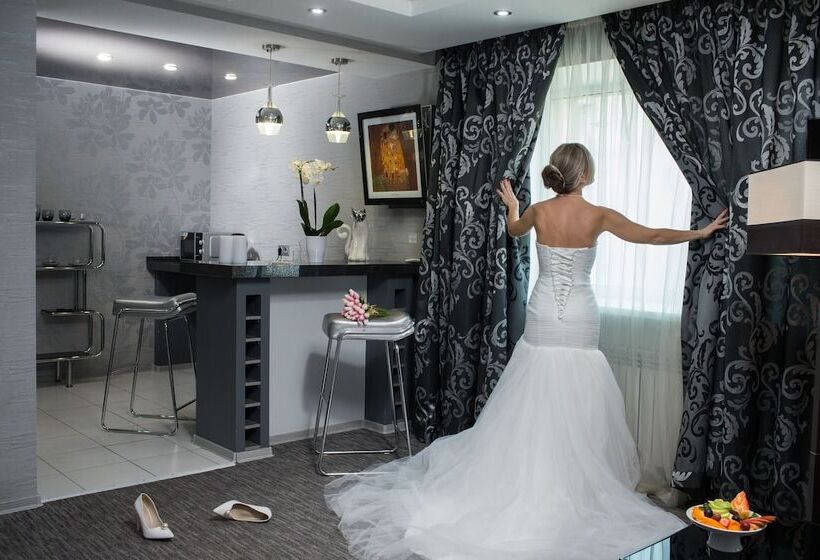 Estudio Estándar, Primorye