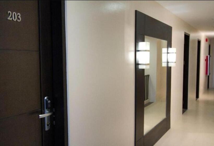 اتاق خانوادگی, Stella