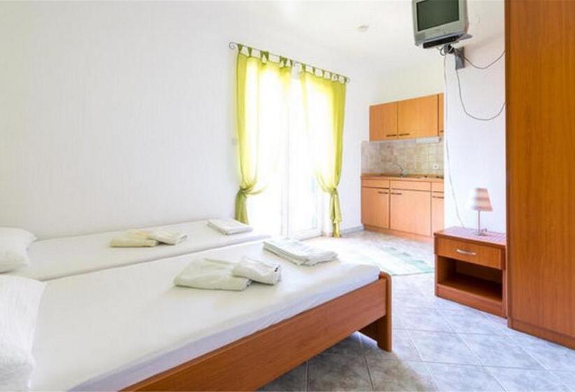 إستوديو قياسى مطل على البحر, Sunny House Free Parking