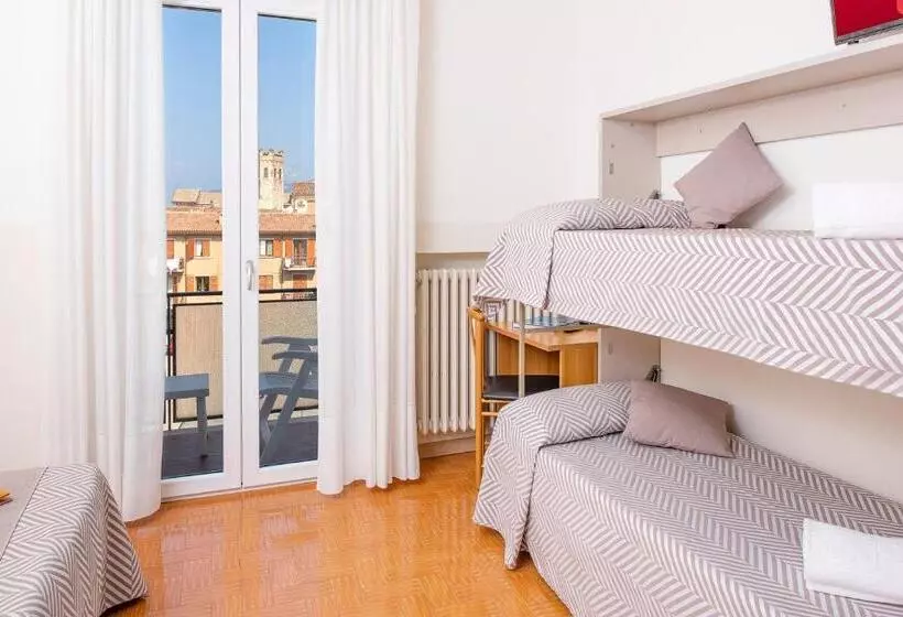 スタンダード4人部屋, Taormina