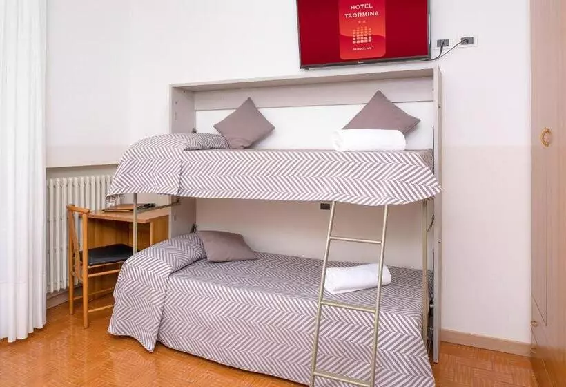 スタンダード4人部屋, Taormina