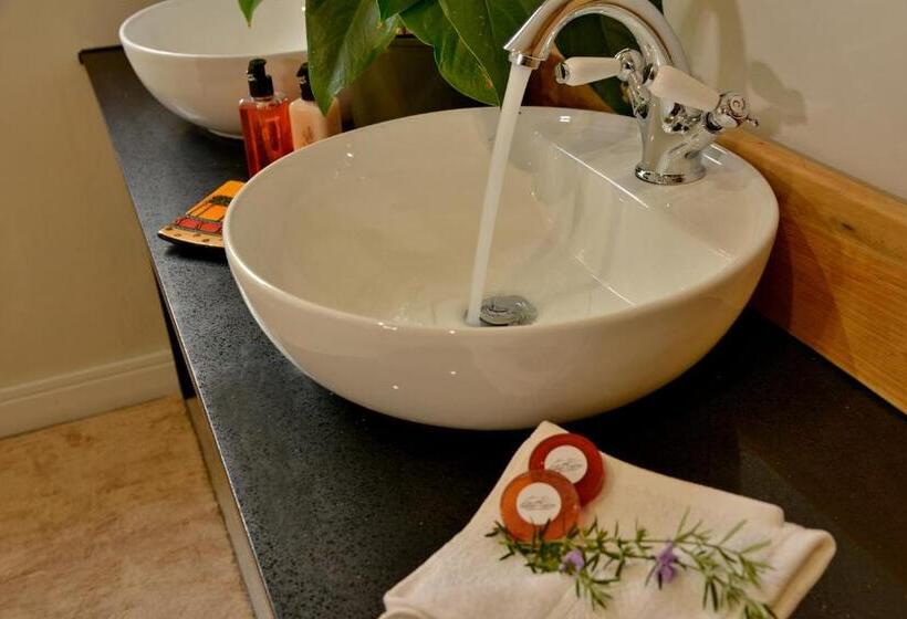 جناح, Garden Route Safari Camp