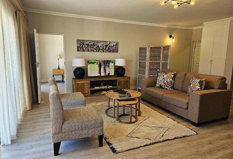 غرفة ديلوكس ثلاثية, Garden Route Safari Camp