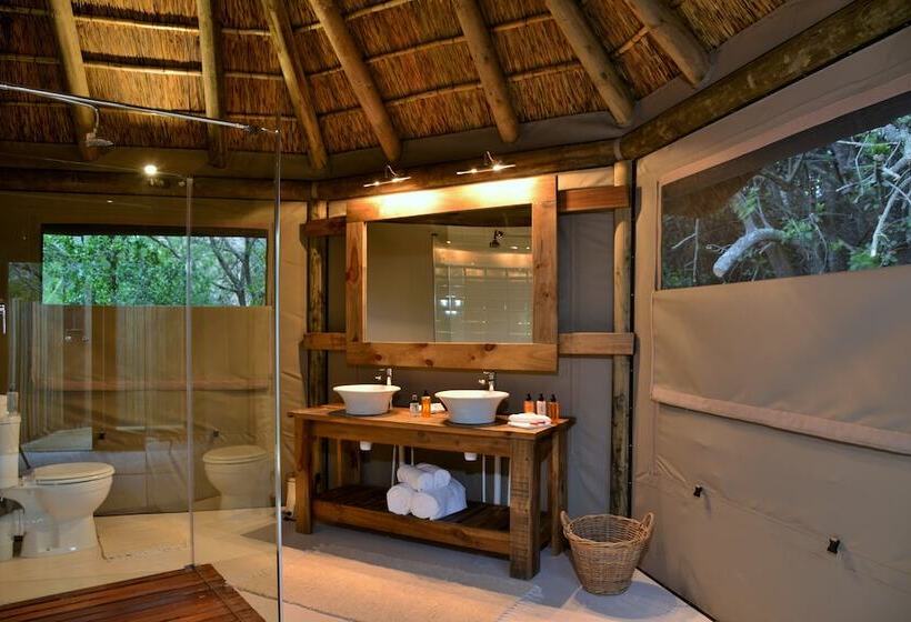 كوخ ديلوكس, Garden Route Safari Camp