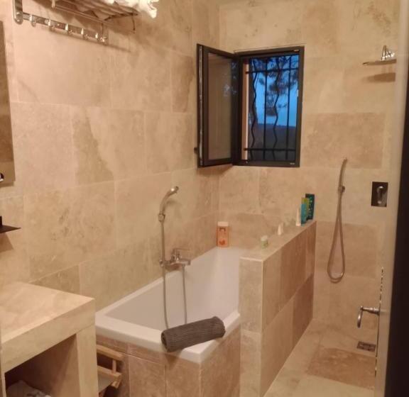 スタンダードルーム, Les Bartavelles