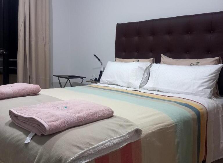 اتاق لوکس با بالکن, Del Valle House Ii
