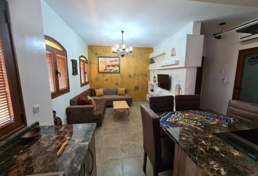 דירה בת חדר שינה 1 עם מרפסת, Mahdia Baghdadi Laourient Apartments, Restaurant, Café