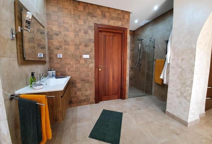 דירת חדר נוף לים, Mahdia Baghdadi Laourient Apartments, Restaurant, Café