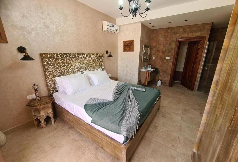 דירת חדר נוף לים, Mahdia Baghdadi Laourient Apartments, Restaurant, Café