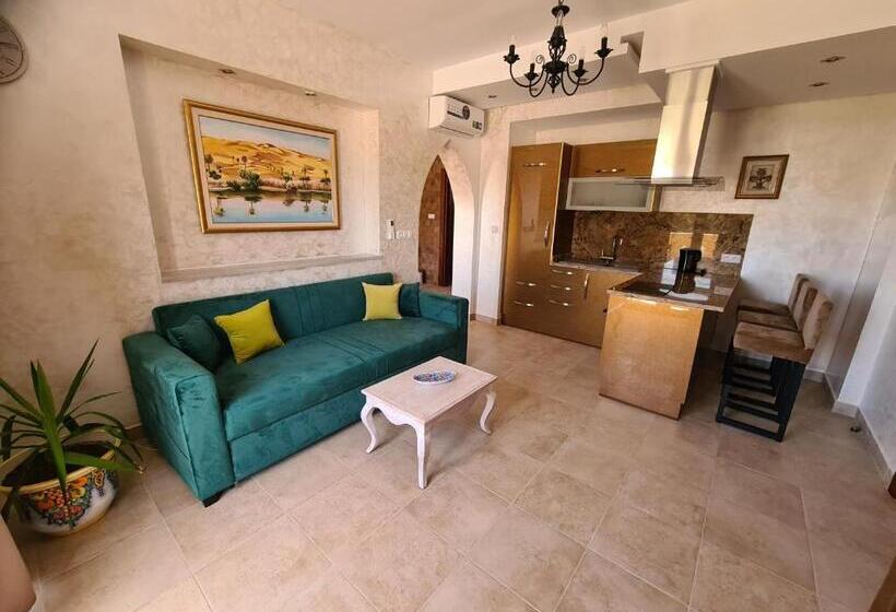 דירת חדר נוף לים, Mahdia Baghdadi Laourient Apartments, Restaurant, Café