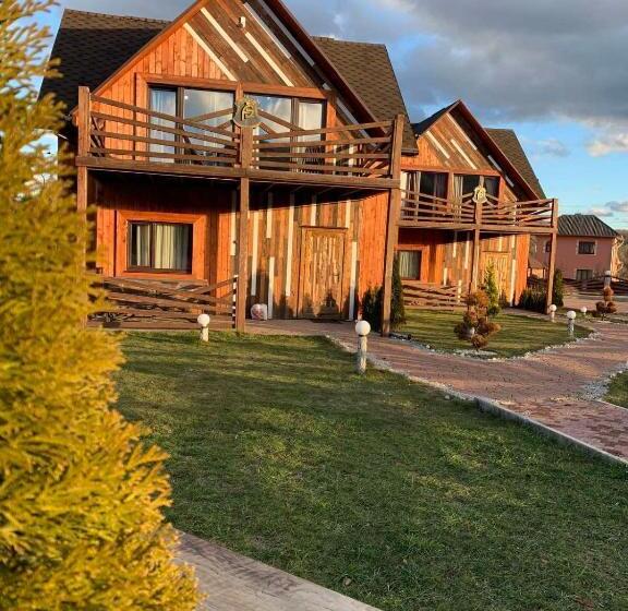 خانه 1 خوابه, Four Seasons In Carpathians