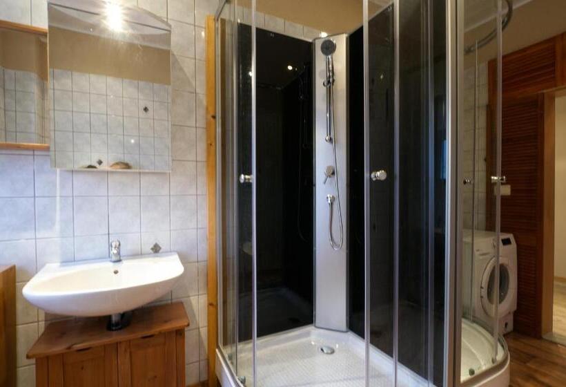 Кровать в Общей Комнате, Ef29 Zimmer Am Busbahnhof