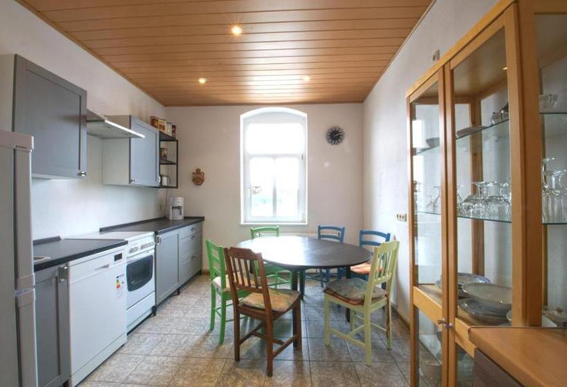 Номер Стандарт Индивидуальный Совместная Ванная, Ef29 Zimmer Am Busbahnhof