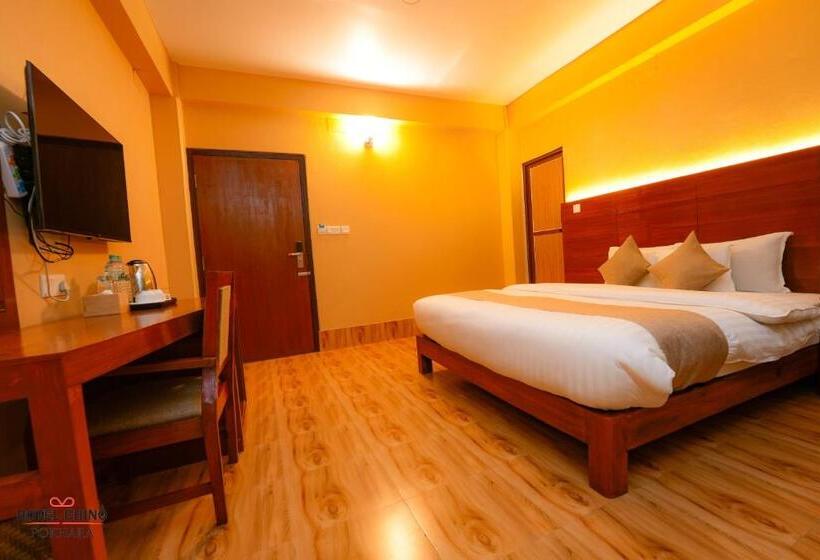 اتاق لوکس, Chino Pokhara