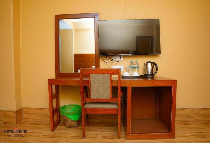 اتاق لوکس خانوادگی, Chino Pokhara