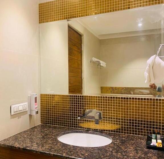 חדר סופריור, West End View