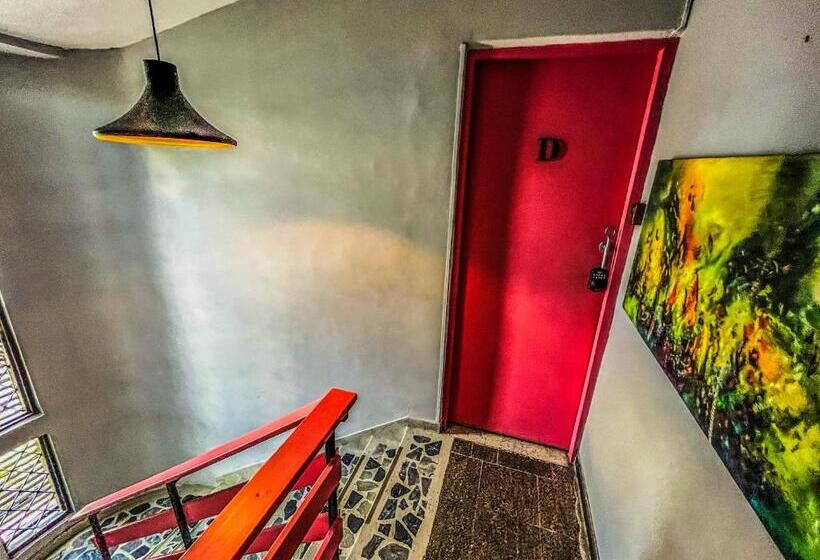 Трехместный Номер Стандарт с Балконом, Fardo Hotel Boutique En Ibague   Zona G   Recepción Digital 24h
