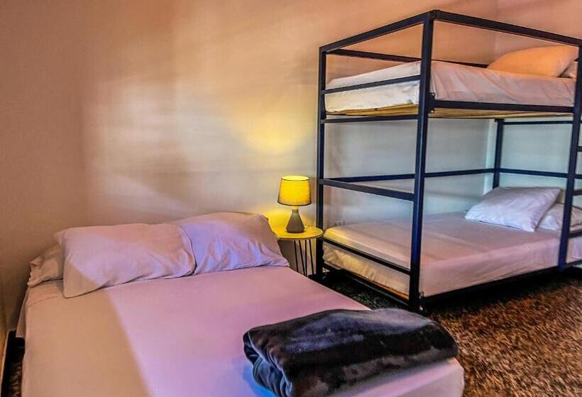 Трехместный Номер Стандарт с Балконом, Fardo Hotel Boutique En Ibague   Zona G   Recepción Digital 24h