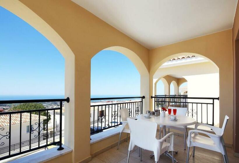 חדר סטודיו סטנדרד, Club St. George