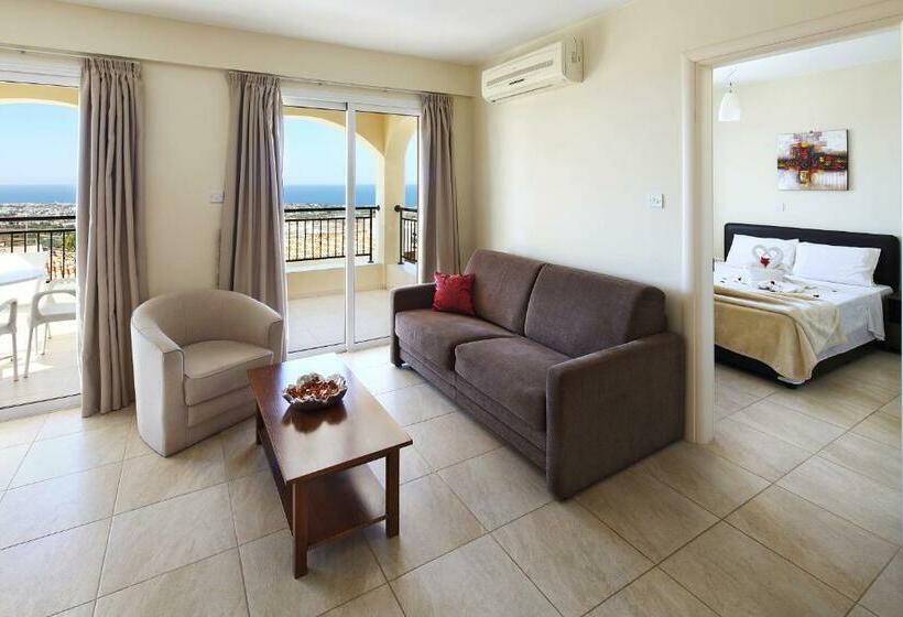 דירת חדר, Club St. George