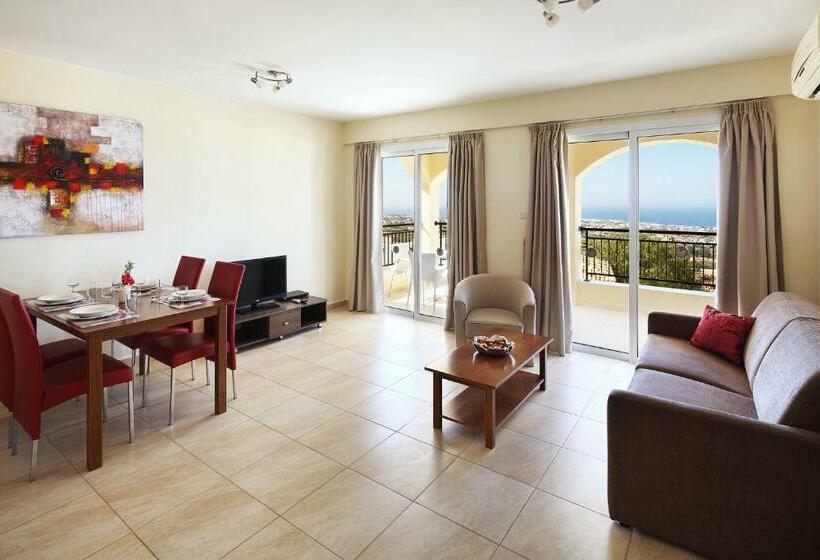 דירת חדר, Club St. George