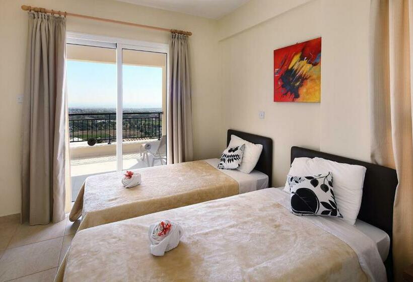 דירת שני חדרים, Club St. George