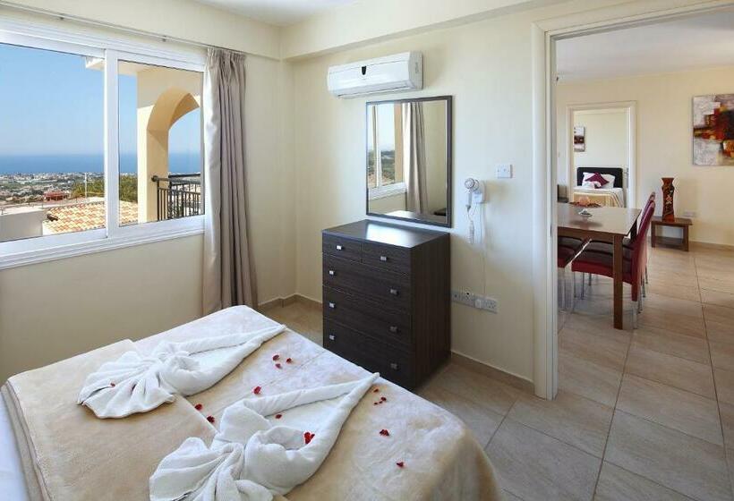 דירת שני חדרים, Club St. George