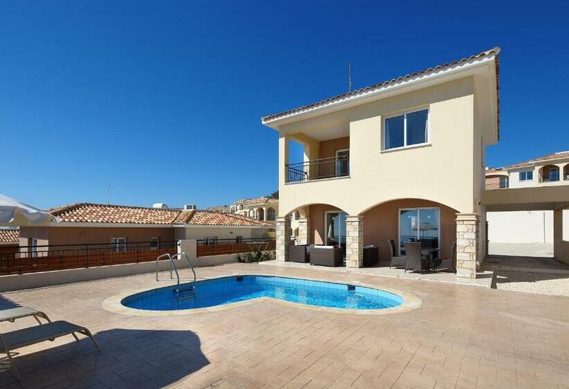 וילה בת 2 חדרי שינה, Club St. George