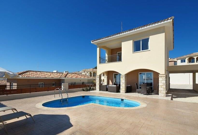 וילה בת 2 חדרי שינה, Club St. George