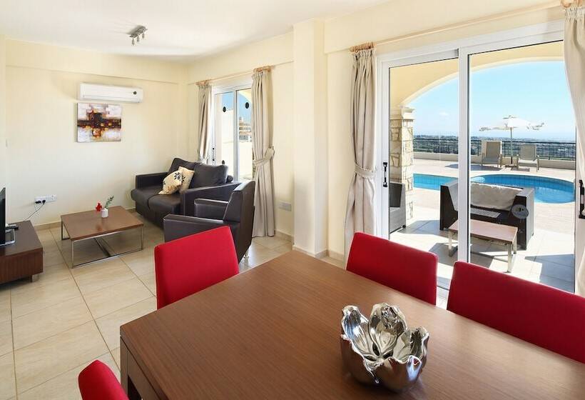 וילה בת 2 חדרי שינה, Club St. George