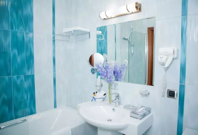 استودیوی استاندارد, Grand Hotel Vidgof