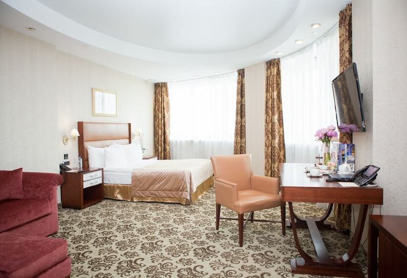 استودیوی استاندارد, Grand Hotel Vidgof