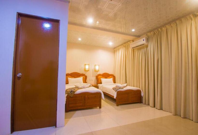 高级大房间, A&a Plaza