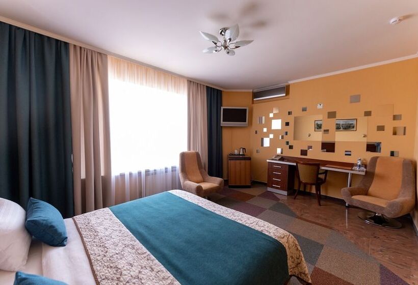 סוויטת ג'וניור, Briz