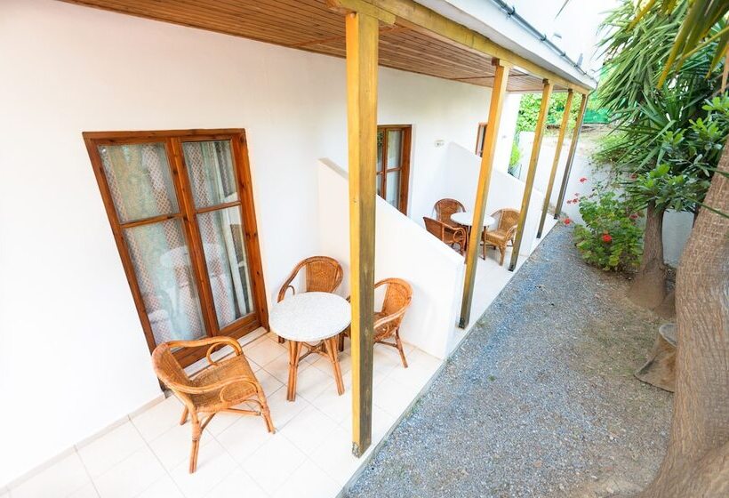 스탠다드 스튜디오, Classic Apartments