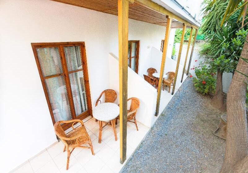 스탠다드 스튜디오, Classic Apartments