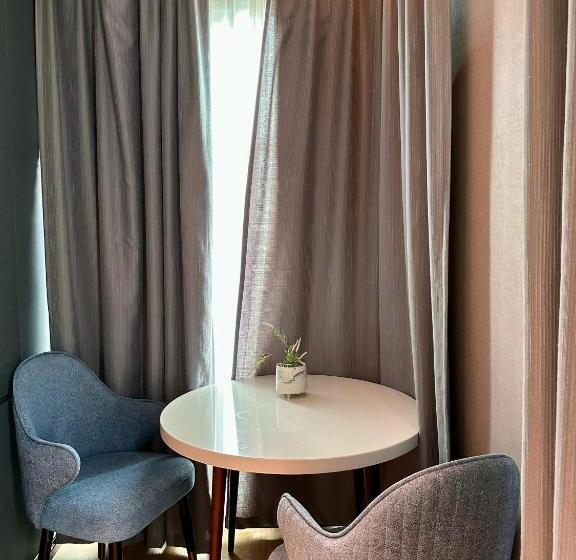 סוויטת ג'וניור, King Park Hotel Kota Kinabalu