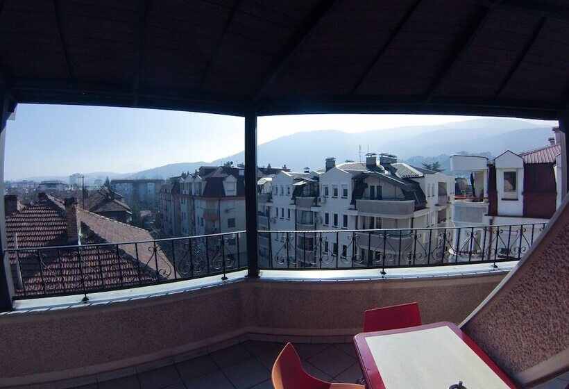 سوئیت پرزیدنت, Orange Inn