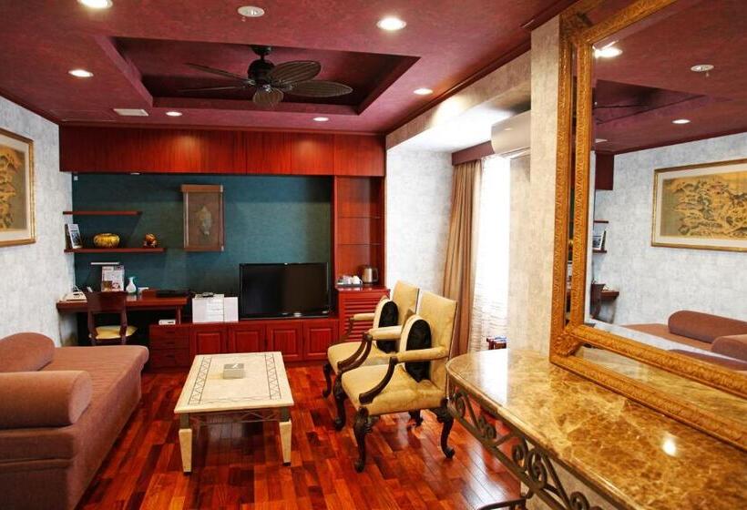 جناح, Palm Royal Naha Kokusai Street