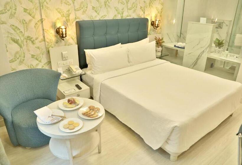 غرفة ديلوكس سرير كينج, Sarovar Portico Naraina,