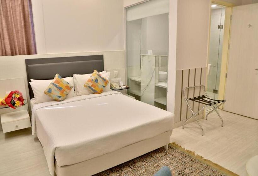 Номер Deluxe Кровать Кинг, Sarovar Portico Naraina,