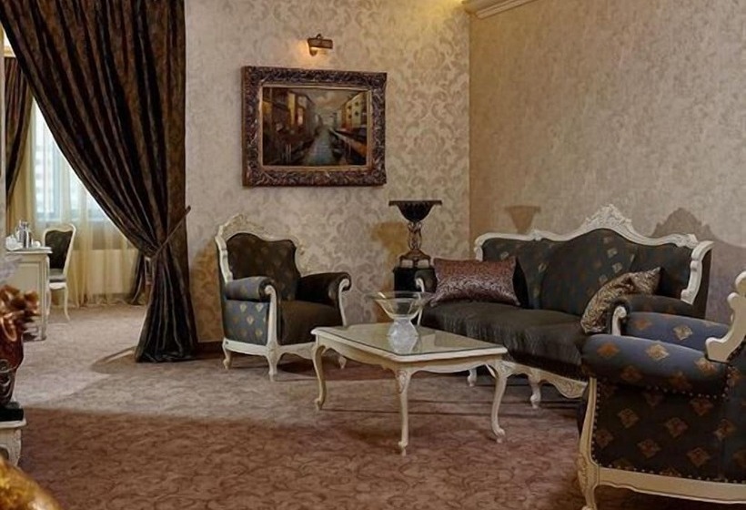 سوئیت پرزیدنت, Savoy