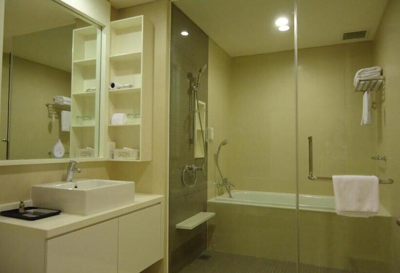 3 Bedroom Premium Apartment, Somerset Vista Ho Chi Minh City