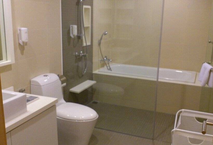 3 Bedroom Premium Apartment, Somerset Vista Ho Chi Minh City