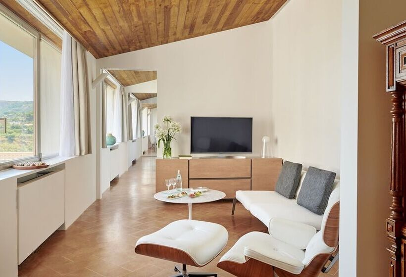 סוויטה, Villa Paola