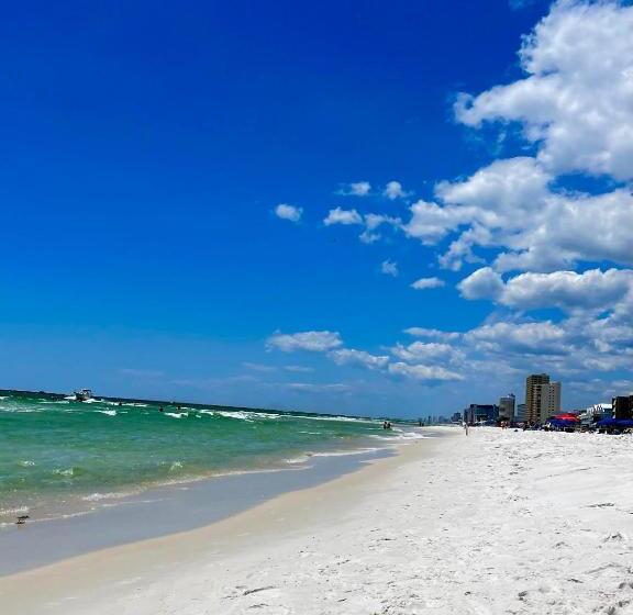 חדר משפחתי נוף לים, Emerald Bay Escape