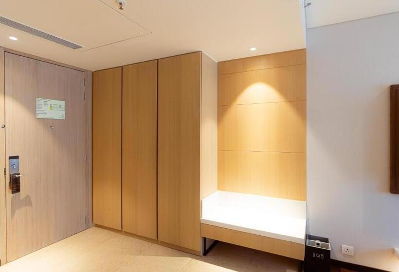 חדר אקזקיוטיב חדר קינג, Courtyard By Marriott Vadodara