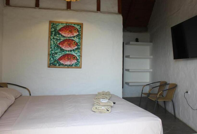 オーシャンビュースタンダードルームバルコニー付き, Marina Bungalows